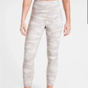 Athleta 7/8 Salutation Stash Tights